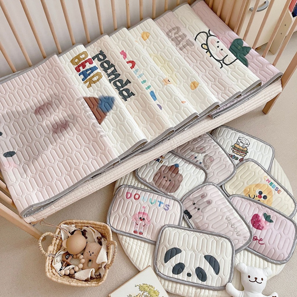 Ảnh Chiếu Điều Hoà Cao Su Non Cho Bé KidsWorld Hoạ Tiết Dễ Thương Kích Thước 60x120cm Kèm Gối 24x35cm 2
