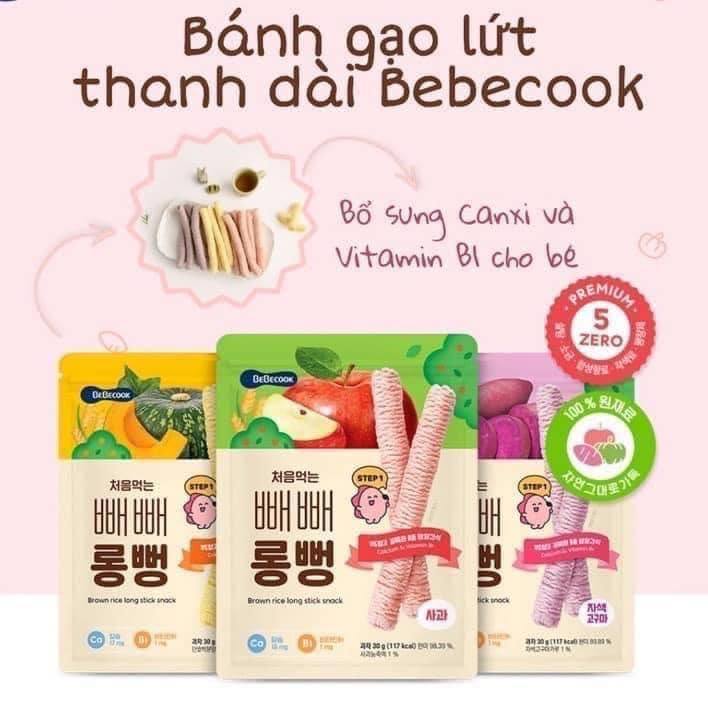 Bánh gạo lứt ăn dặm cho bé BeBecook thanh dài vừa vặn tay trẻ khi cầm gói 30gr TibongStore