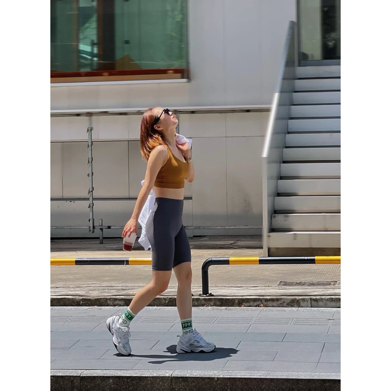 Quần biker tập Gym Yoga lửng ngang gối không đường viền cạp cao nâng mông