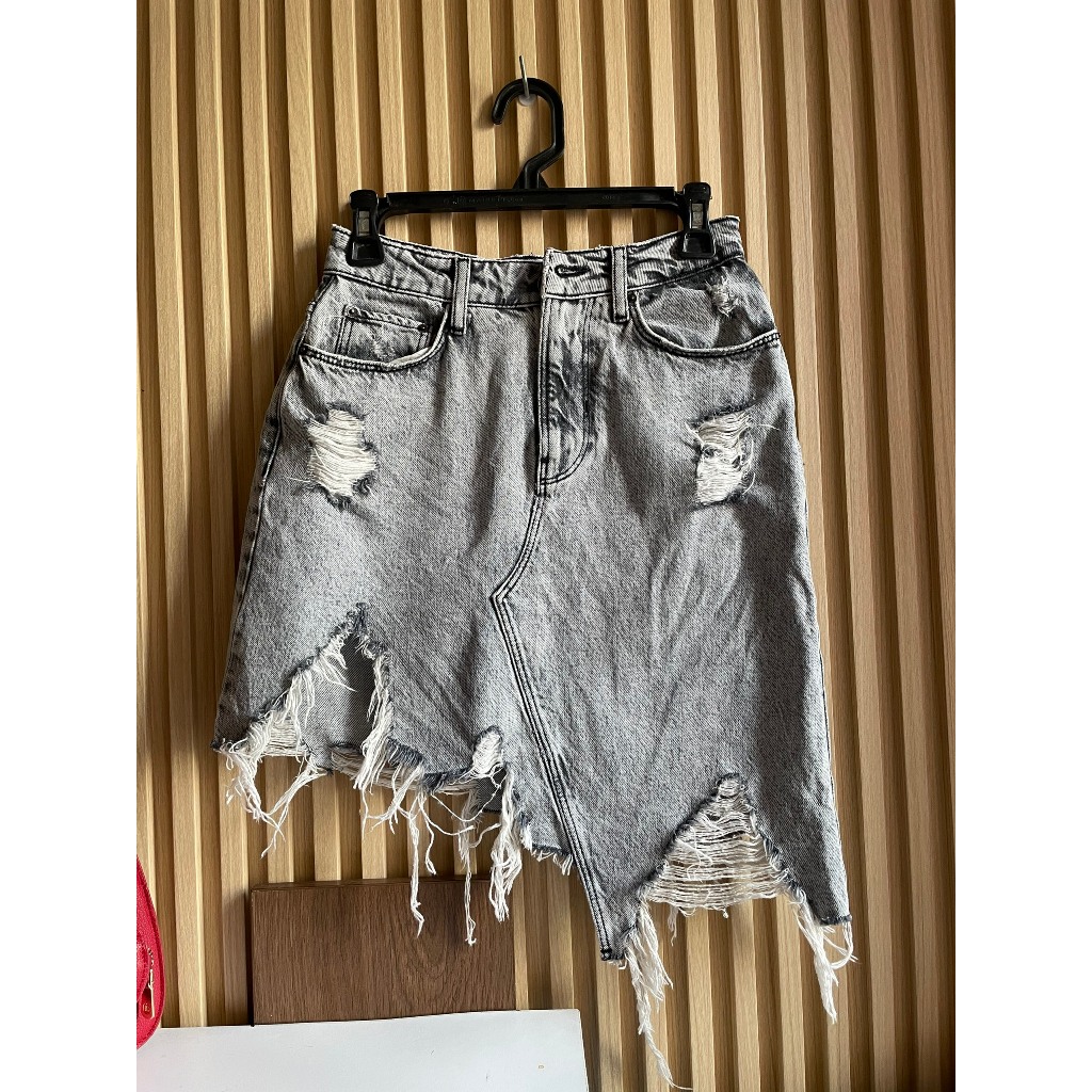 (Thanh lý đồ cá nhân) Chân váy jeans rách Bershka | Shopee Việt Nam