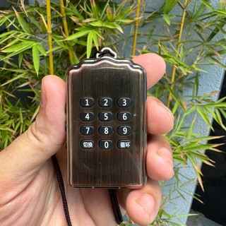 Loa niệm phật nghe kinh Q18 máy Chữ Nhật, mặt bông sen / có sẵn 35 bài / cổng cắm tai nghe 3.5m / hỗ trợ khe gắn thẻ nhớ