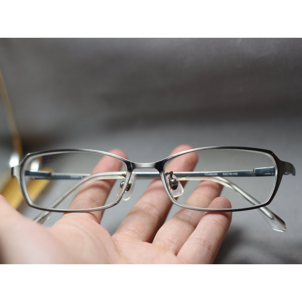 Kính Simple is Titanium Chữ Nhật Bo 2Hand Chính Hãng - A4 | Shopee Việt Nam