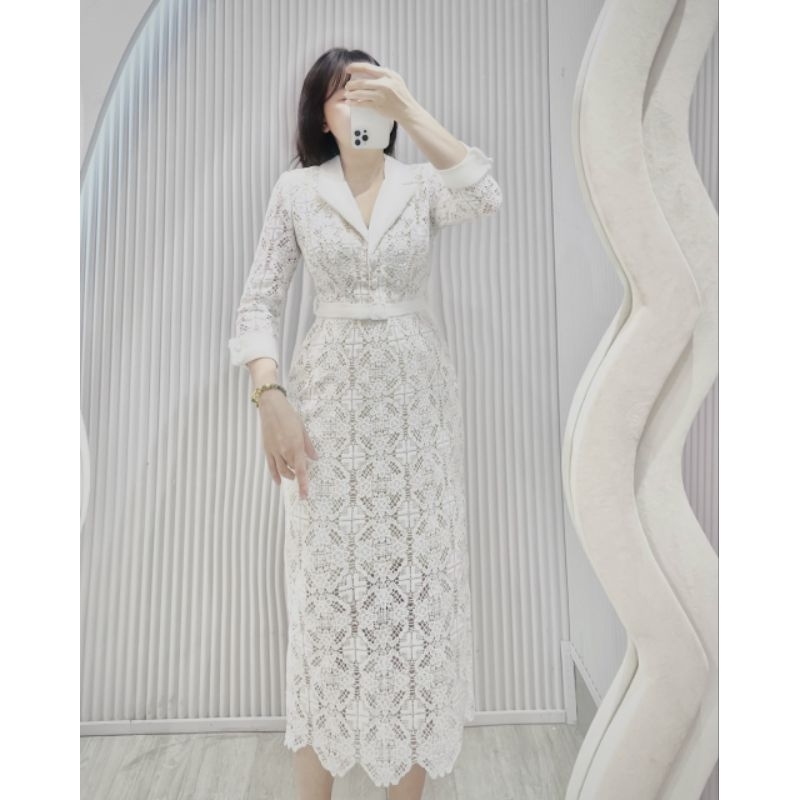 Váy body ren chỉ 5D trắng đính lông vũ – thiết kế cao cấp Limited | Kim Thoa Design + feedback khách