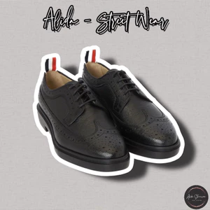 ⚡️[Hight Quality] Giày Tây Th.om Br Long Wing Brogue Derby - Màu Đen Trơn Thanh Lịch Phù Hợp Nam Nữ - Full Box TB Qccc