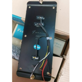 Đèn hậu ô tô xe tải led 2003A 3 khoang vuông bé điện 12v và 24v.( Giá 1 chiếc)