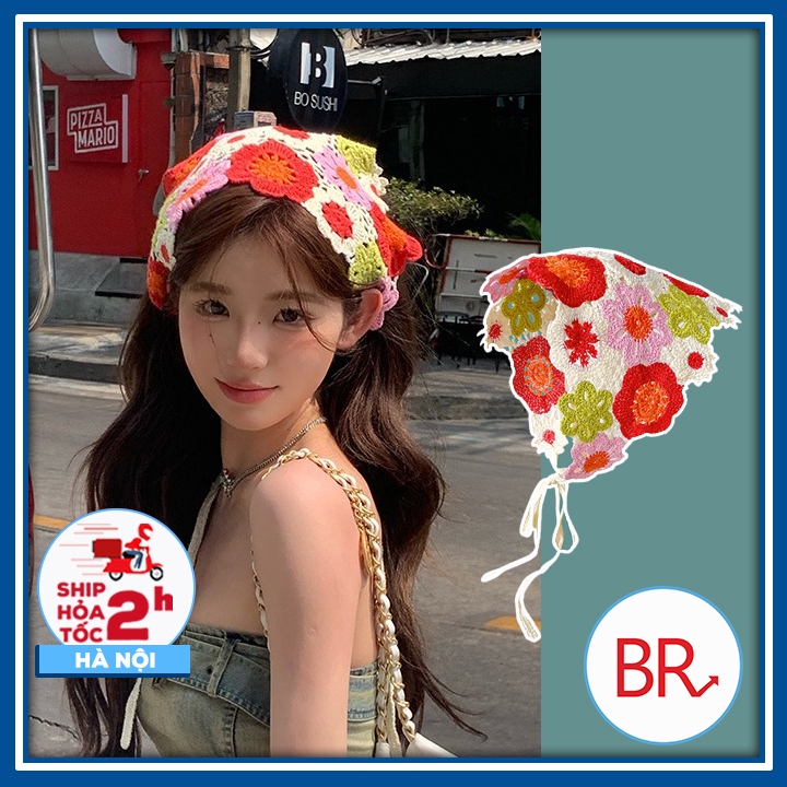 Cô gái Hà Nội bandana hoa cúc