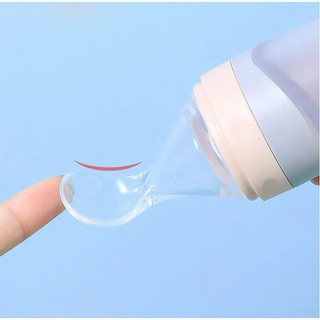 Bình thìa Molli dung tích 90ml hỗ trợ bé tập ăn dặm, uống sữa, tập ăn bột dễ dàng