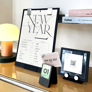Bảng Menu Gỗ ADOR Khắc Logo Kim Loại Theo Yêu Cầu [ĐỌC MÔ TẢ], Kẹp Menu Bằng Gỗ, Bảng Gỗ Menu Có Chân Đứng