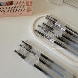 Bút gel Deli bút bi nước mực đen A575 ngòi 0.5mm có ruột refill