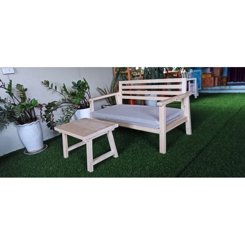 Ghế Sofa Nội Thất Nhà Xanh 82 - Bộ Bàn Ghế Được Làm Từ Gỗ Tự Nhiên, Có Độ Bền Lâu Cao, Dễ Dàng Làm Sạch