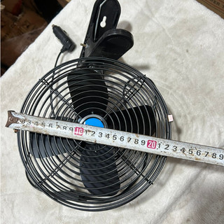 Quạt kẹp ô tô, quạt lồng cánh sắt có chân cắm tẩu đường kính lồng 22cm điện 12v 24v.