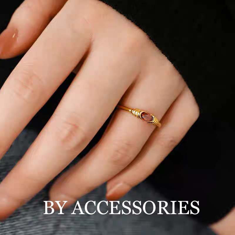 Nhẫn unisex titan nam nữ bản nhỏ khảm đá oval màu đỏ mạ vàng 18K không gỉ WR2422 BY ACCESSORIES