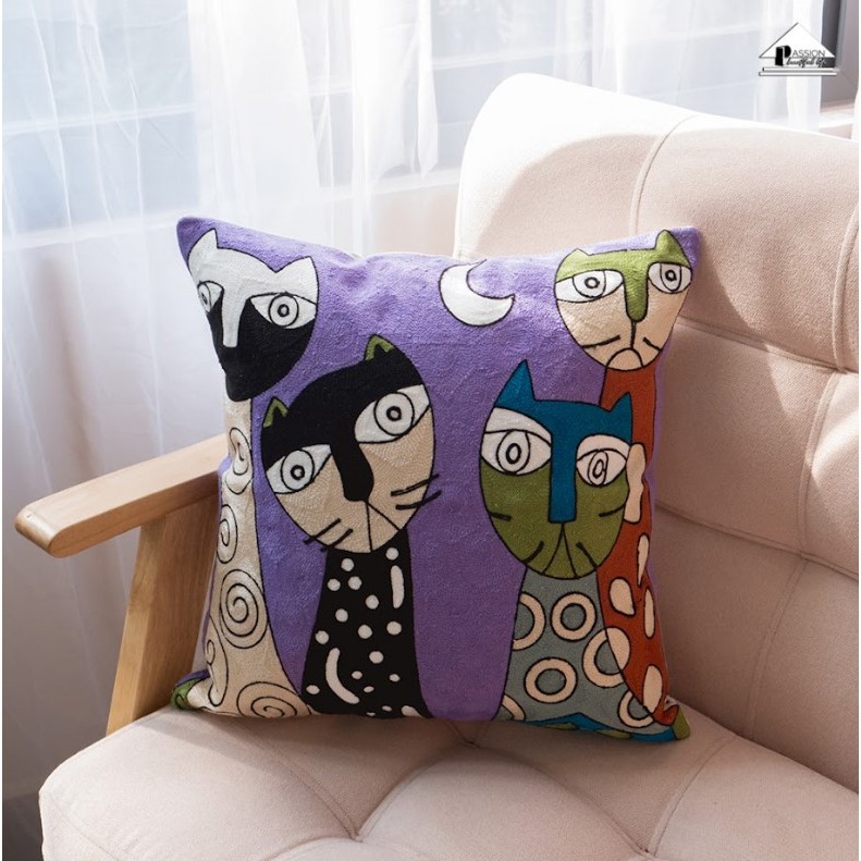Vỏ Gối Tựa Lưng Trang Trí Sofa Phòng Khách Linen Thêu Cô Gái & Tranh Van Gogh