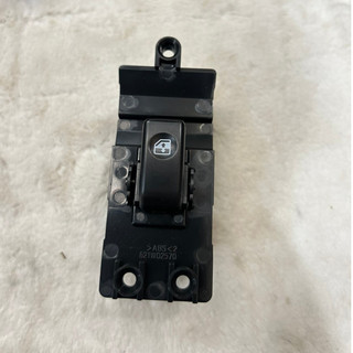 Công tắc bấm kính lên xuống xe tải Huyndai Mighty 2.