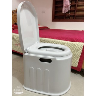 Bồn cầu di động Việt Nhật  tiện lợi cho người già