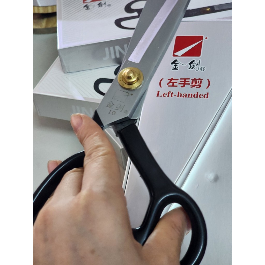 Kéo cắt vải cầm TAY TRÁI JINJIAN Cao Cấp cắt được nhiều loại vải được làm từ thép không rỉ được sử dụng trong may mặc