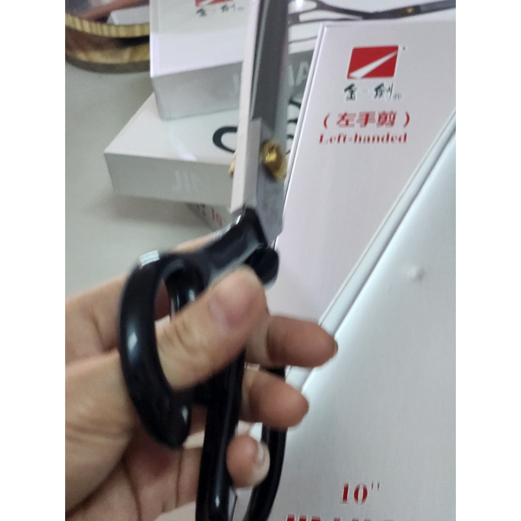 Kéo cắt vải cầm TAY TRÁI JINJIAN Cao Cấp cắt được nhiều loại vải được làm từ thép không rỉ được sử dụng trong may mặc