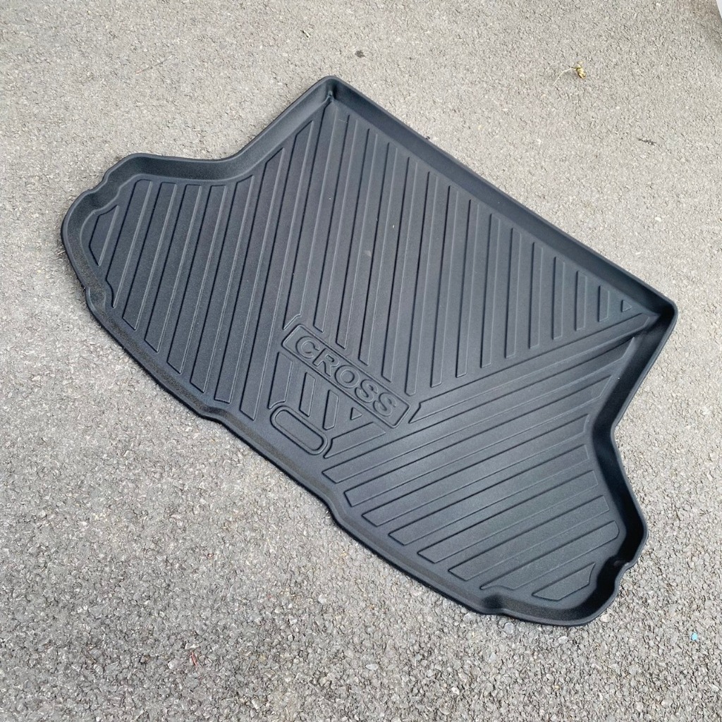 Lót cốp nhựa xe Yaris Cross 2023 2024, 2025, 2026 chất liệu nhựa dẻo, mềm, dễ vệ sinh lau rửa