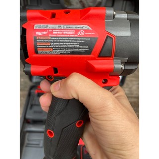Máy siết ốc bulong MILWaKEE M18 2855 lực siết 480Nm chân pin phổ thông