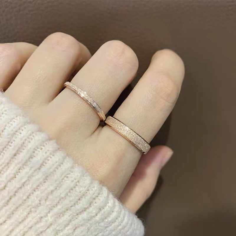 Nhẫn nữ unisex titan tròn mảnh phun cát lấp lánh không gỉ WR190301
