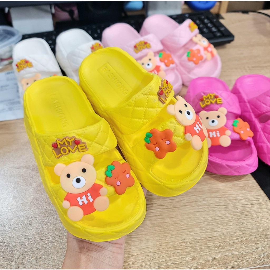 Dép bánh mì 2 quai cho bé gái hình gấu hoa my love siêu dễ thương chống nước đế cao siêu nhẹ và mềm - PHOM TO LÙI SIZE