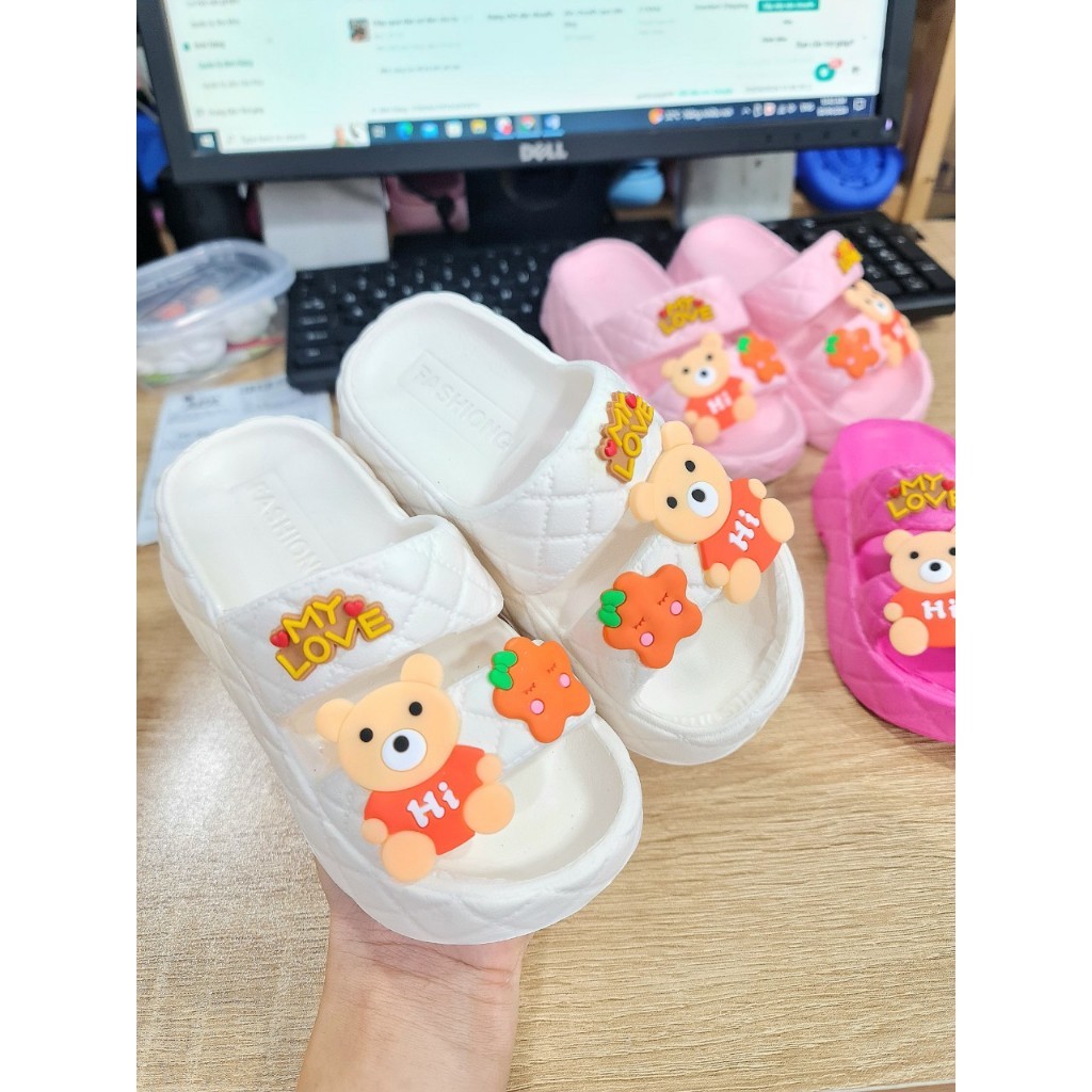 Dép bánh mì 2 quai cho bé gái hình gấu hoa my love siêu dễ thương chống nước đế cao siêu nhẹ và mềm - PHOM TO LÙI SIZE