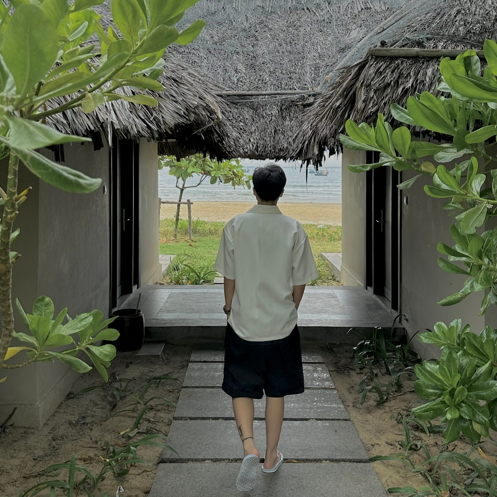 BLACK SHIRT | ÁO SƠ MI ĐEN TAY NGẮN