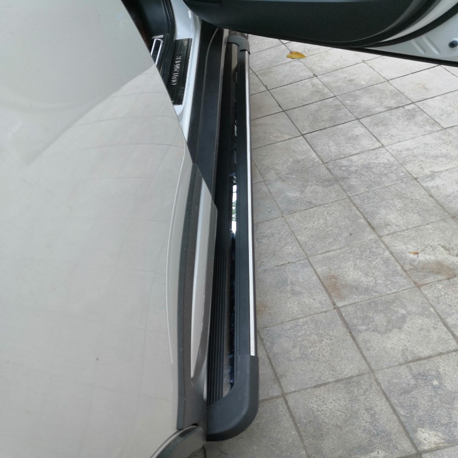 Bậc Lên Xuống ô tô MITSUBISHI OUTLANDER 2016-2022, MẪU Đen đúc chỉ mạ crom cao cấp