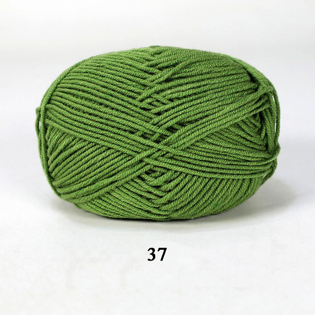 37 - Xanh lá cây