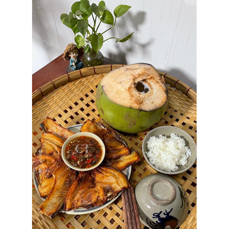 Khô cá phi nhà làm Cô Trang Miền Tây / Đặc Sản Năm Căn Cà Mau / Khô cá phi vừa ăn vừa ngon / 1 Bịch hút chân không 500g