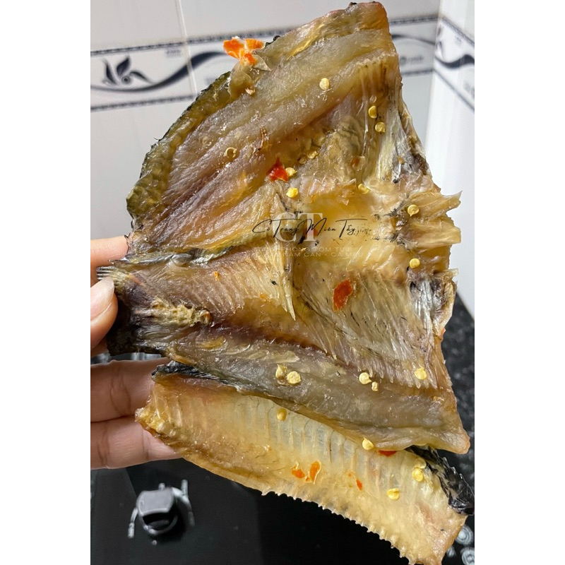 Khô cá phi nhà làm Cô Trang Miền Tây / Đặc Sản Năm Căn Cà Mau / Khô cá phi vừa ăn vừa ngon / 1 Bịch hút chân không 500g