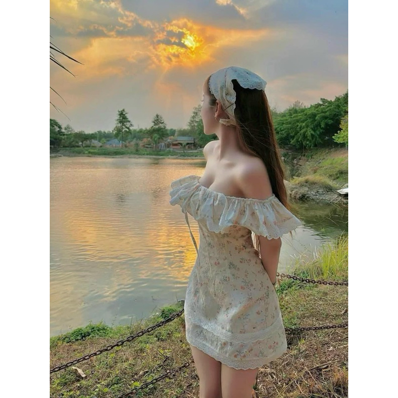ĐẦM HOA TRỄ VAI RỚT KÈM BĂNG ĐÔ