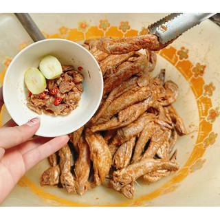Mắm Lóc Đồng U Minh Cà Mau hộp 1kg Thơm Ngon Có Thể Cắt Khúc Ăn Sống.