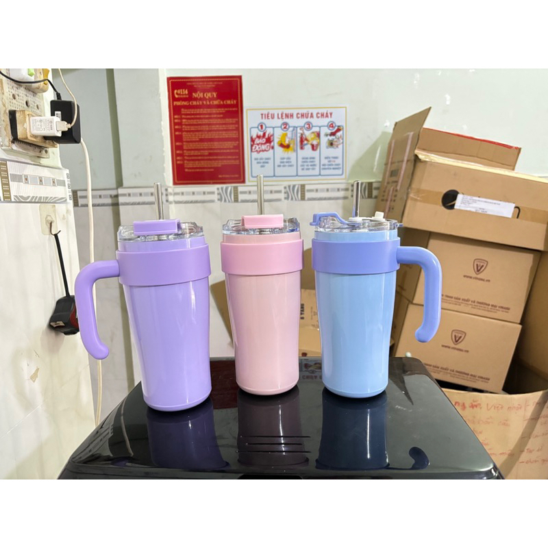 Ly thái giữ nhiệt có quai 900ml - kèm ống hút inox ( màu ngẫu nhiên )