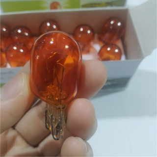 Bóng đèn ô tô chân cắm T20 12V 1 tóc, 2 tóc màu vàng.(Giá 1 bóng)