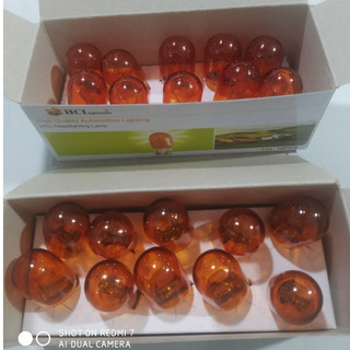 Hộp 10 Bóng đèn ô tô chân cắm T20 12V 1 tóc, 2 tóc màu vàng.