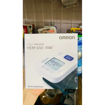 Máy đo huyết áp cổ tay tự động OMRON HEM-6161 dễ dàng thao tác