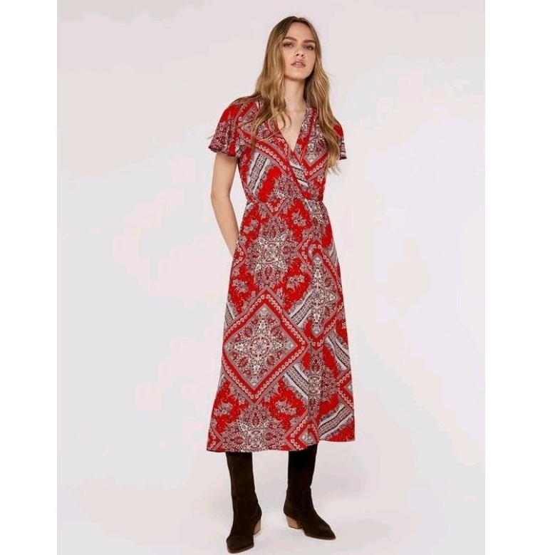 (Sale) Đầm hoạ tiết tà lệch Apricot* bigsize - dư xịn