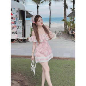 ĐẦM HOA TRỄ VAI RỚT KÈM BĂNG ĐÔ
