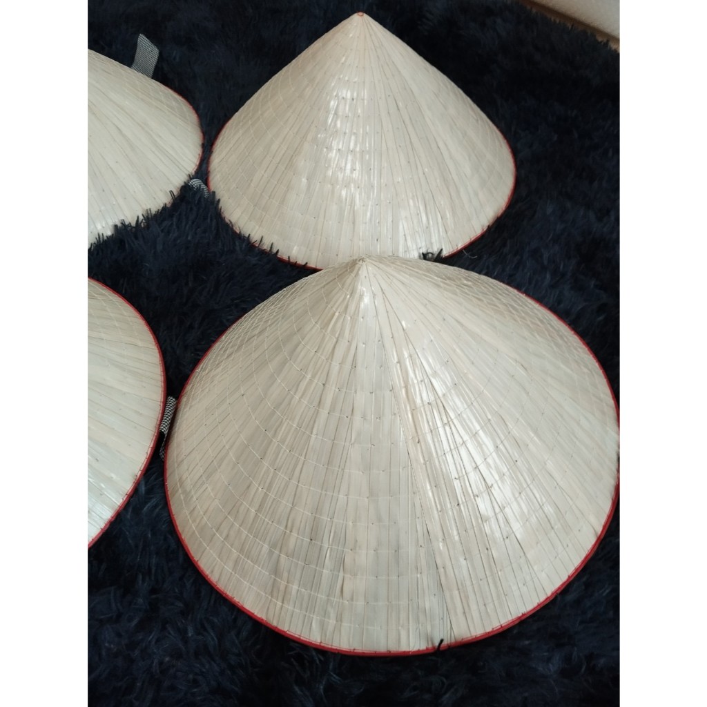 Nón Lá Làng truyền thống loại xịn 3 lớp dày dặn tặng kèm quai nón ( nón đã quét dầu chống thấm nước)