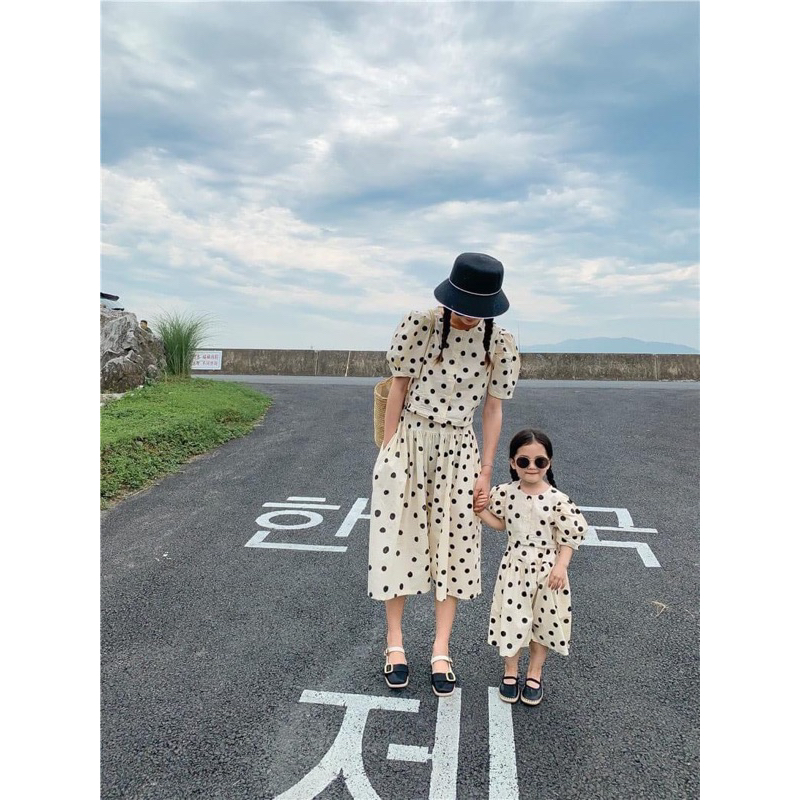 Set bộ nữ F0832 chấm bi đi biển mùa hè – áo quần nữ trendy, thời trang trẻ trung, size S–M (40–50kg)