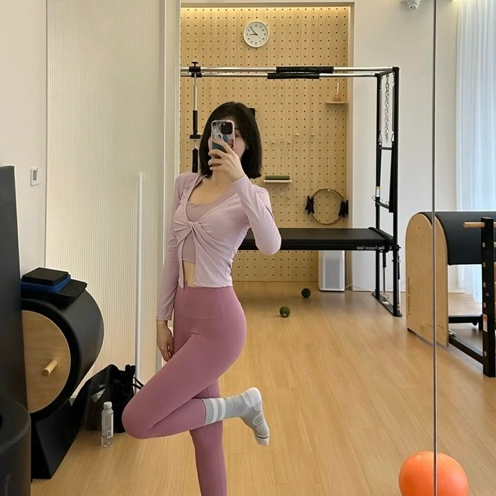 Set áo tập yoga pilates thời trang xoắn ngực mẫu mới, dáng rộng thoáng khí, nhanh khô