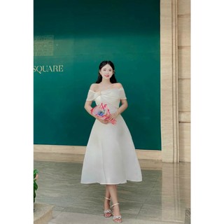 Đầm xòe bẹt vai nơ ngực phụ kiện sang trọng thanh lịch màu đỏ, đen,. trắng, vàng, xanh lá.X043