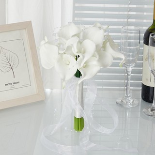 Bó hoa cưới cầm tay cô dâu từ hoa rum và tulip sang trọng CEVERIA