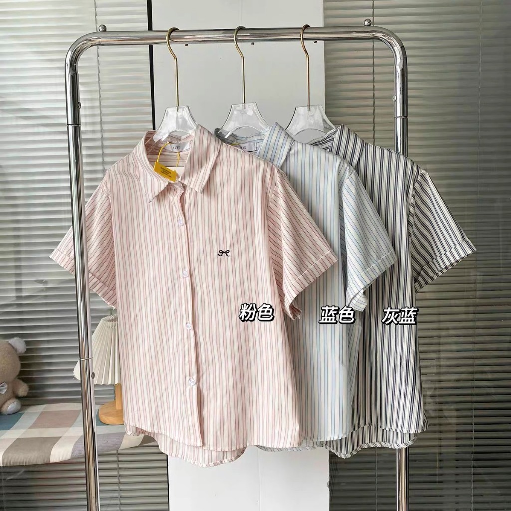 áo sơ mi kẻ sọc nữ cộc tay thêu nơ , áo sơ mi nữ cộc tay thêu nơ kiểu dáng hàn quốc Huyenstore.23 (A142)