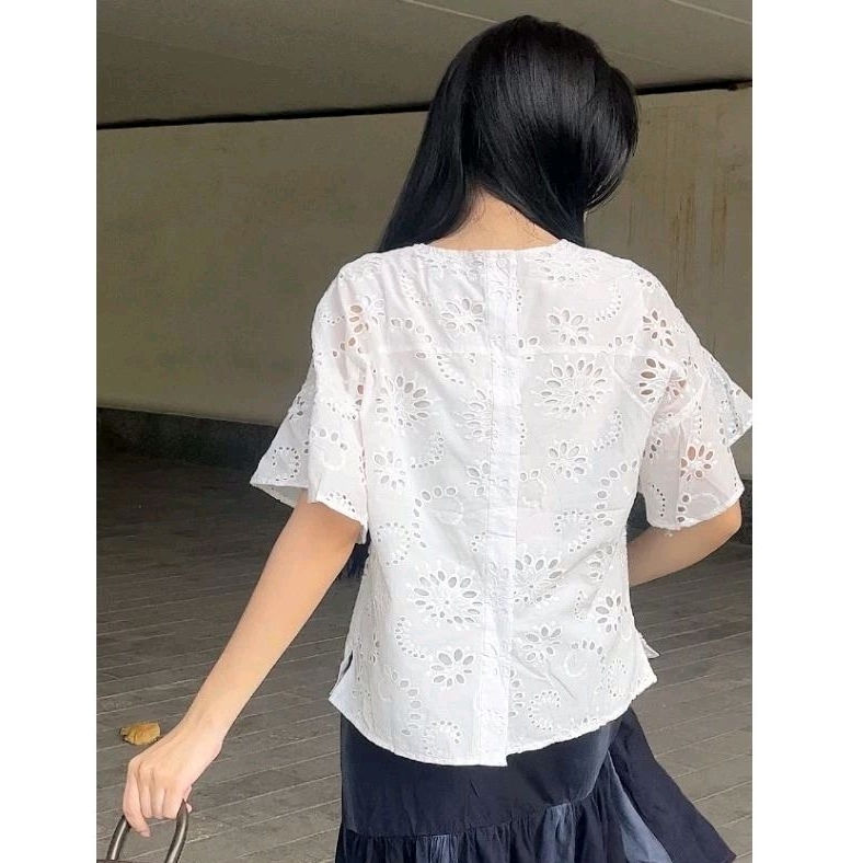 (Sale) Áo ren đục lỗ Debb* xuất Hàn - dư xịn