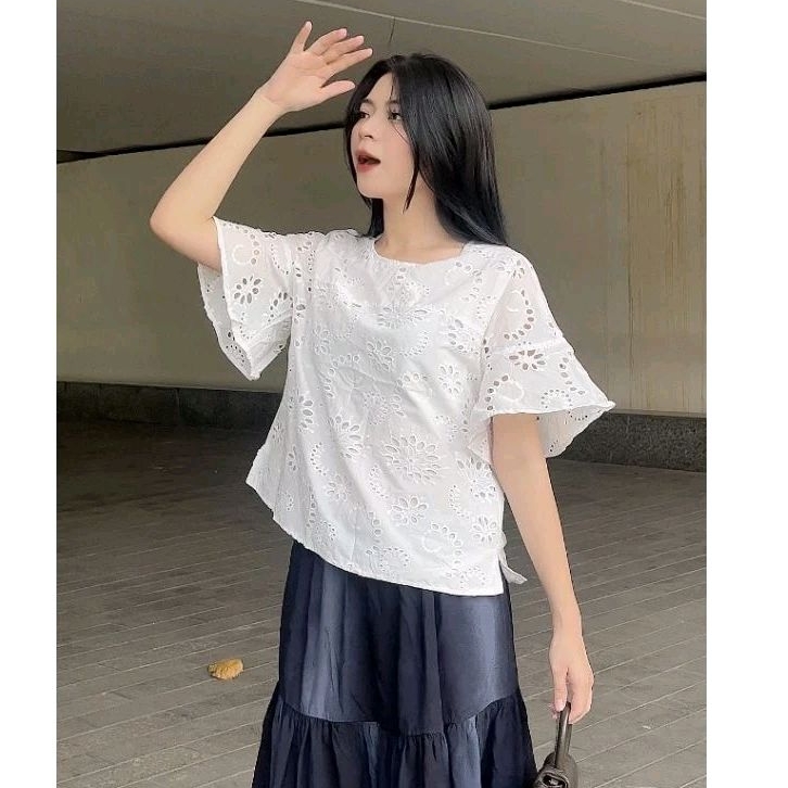 (Sale) Áo ren đục lỗ Debb* xuất Hàn - dư xịn