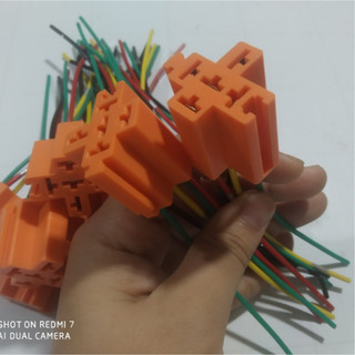 Chân cắm rơ le 4 chân 5 chân to, chân cắm rơ le cam. ( Giá 1 chiếc)