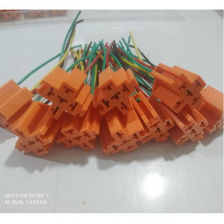 Chân cắm rơ le 4 chân 5 chân to, chân cắm rơ le cam. ( Giá 1 chiếc)