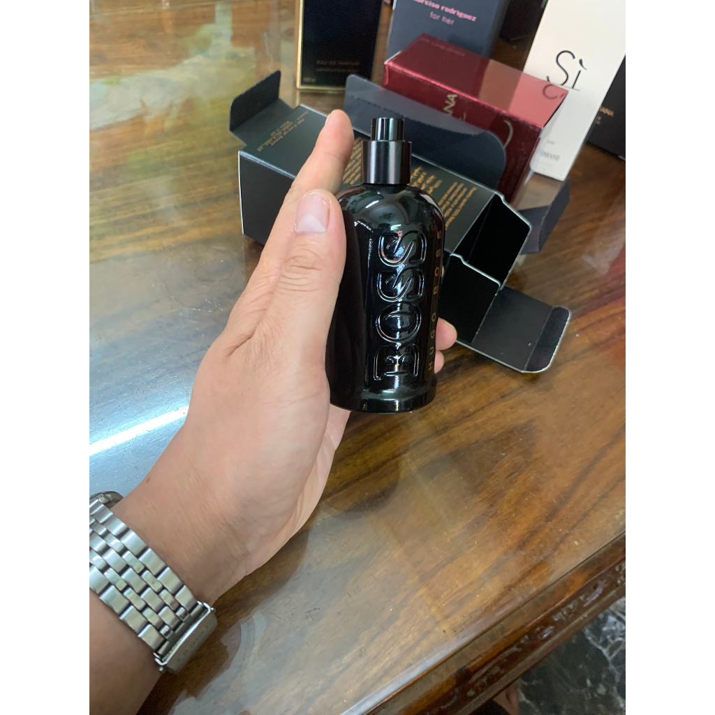 Nước hoa nam Boss oud, Nhóm hương gỗ, Phong cách: Ấm áp, Cổ điển, cuốn hút, Trượng phu, Quân tử. Gía thử cả nhà thơm